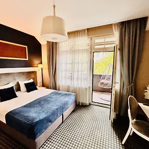 Art Novis Center Hotel